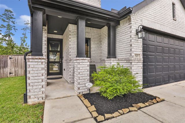 527 Chestnut Reef Court, Conroe, TX 77304