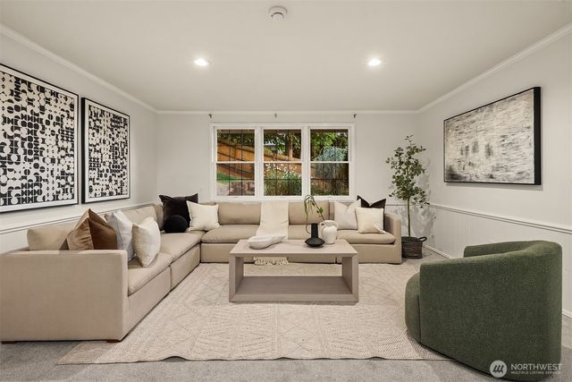15003 NE 10th Place, Bellevue, WA 98007