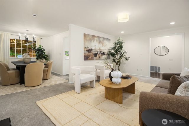 15003 NE 10th Place, Bellevue, WA 98007
