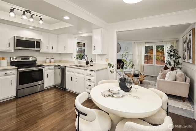 15003 NE 10th Place, Bellevue, WA 98007