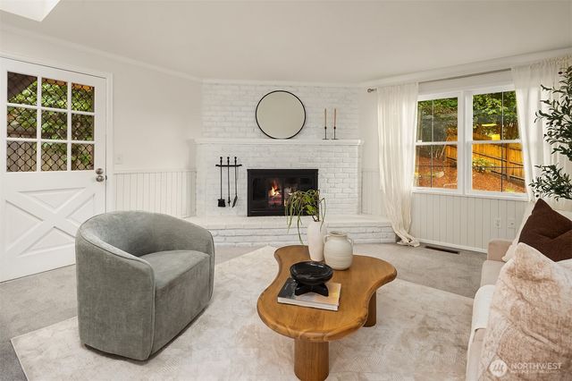 15003 NE 10th Place, Bellevue, WA 98007