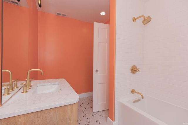 2325 Lincoln Avenue, Evansville, IN 47714