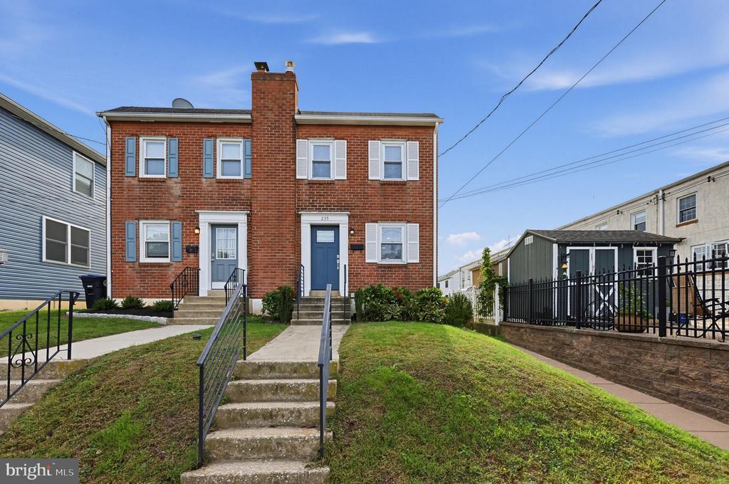 235 W 7TH AVE, CONSHOHOCKEN, PA 19428 — exterior