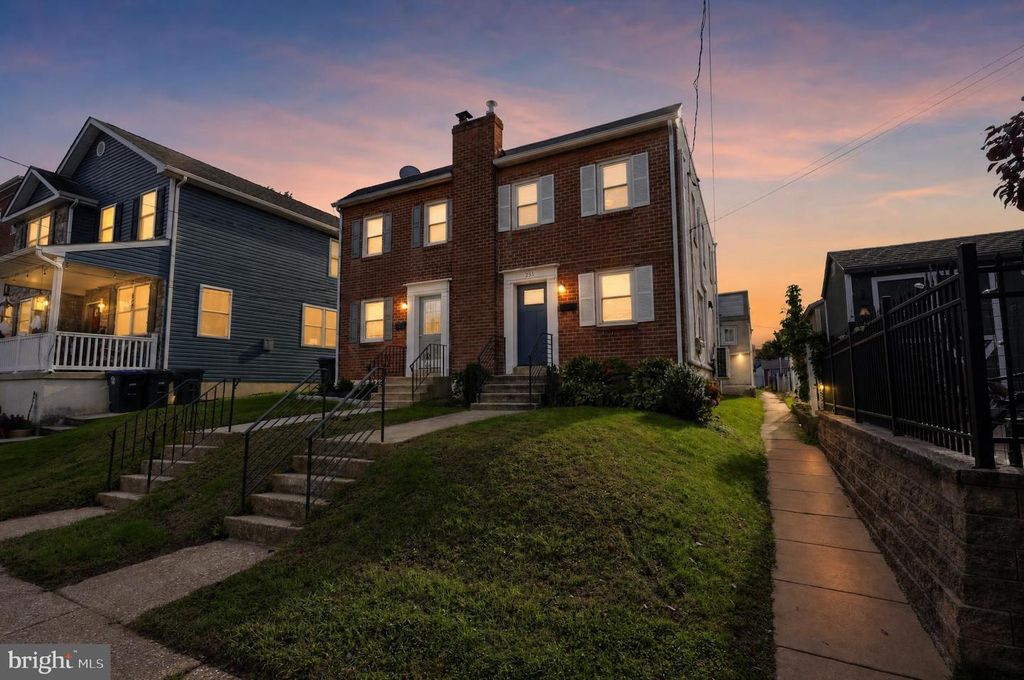235 W 7TH AVE, CONSHOHOCKEN, PA 19428 — photo 2