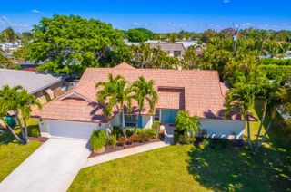 88 Pinehill Trail E, Tequesta, FL 33469