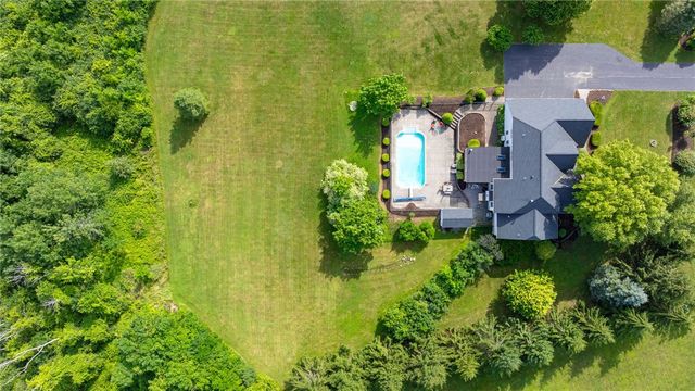 16 Portofino Circle, Mendon, NY 14467