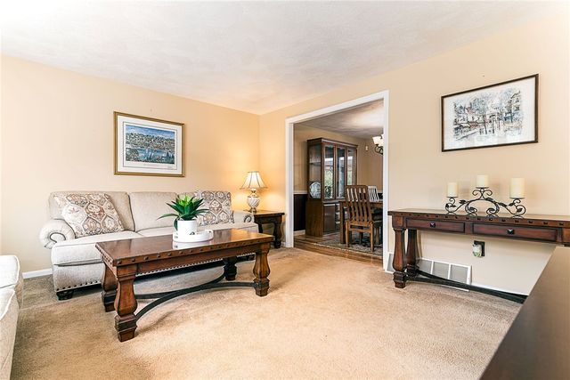 43 Crescendo Drive, Warwick, RI 02889