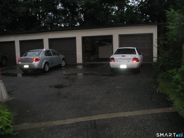 563 Howe 1st Floor Avenue, Shelton, CT 06484