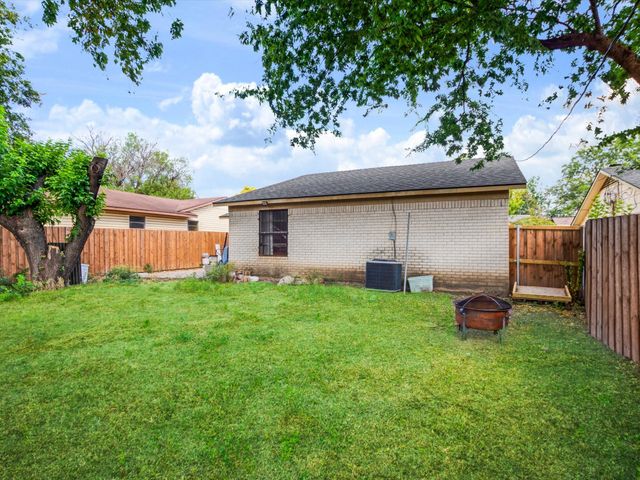 3760 Stagecoach Trail, Dallas, TX 75241