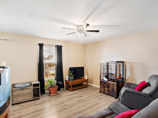 3760 Stagecoach Trail, Dallas, TX 75241