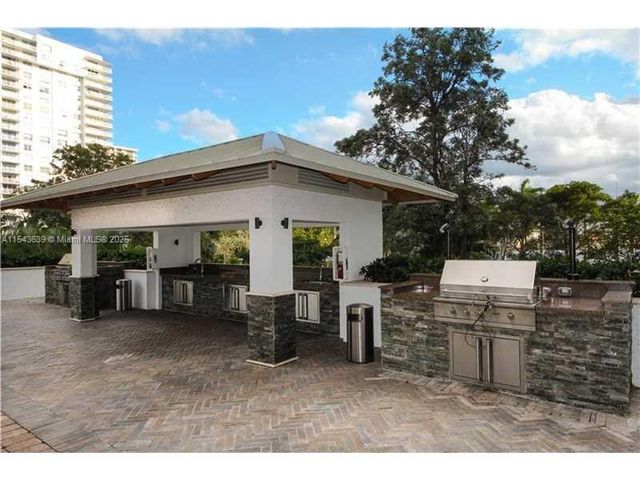 2801 NE 183rd St 2103W, Aventura, FL 33160