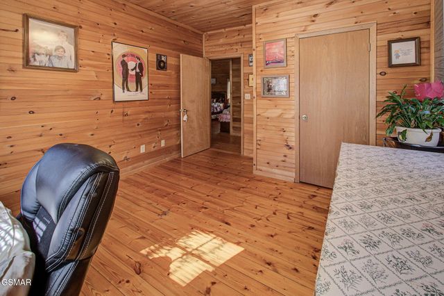 4917 Latta Way, Gatlinburg, TN 37738