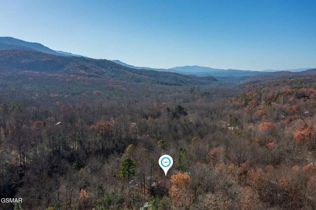 4917 Latta Way, Gatlinburg, TN 37738