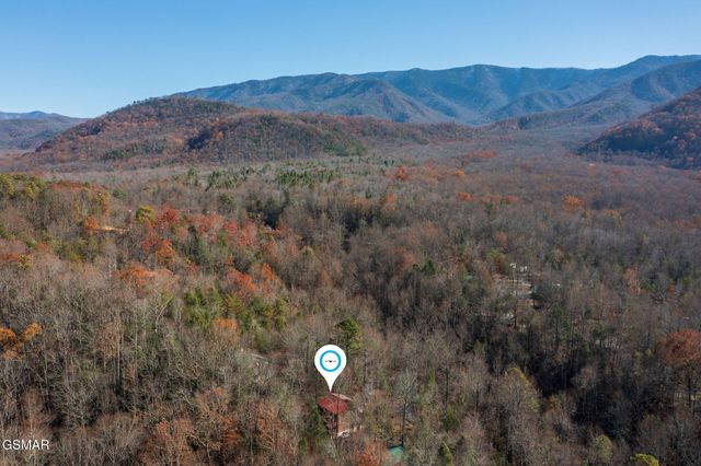 4917 Latta Way, Gatlinburg, TN 37738