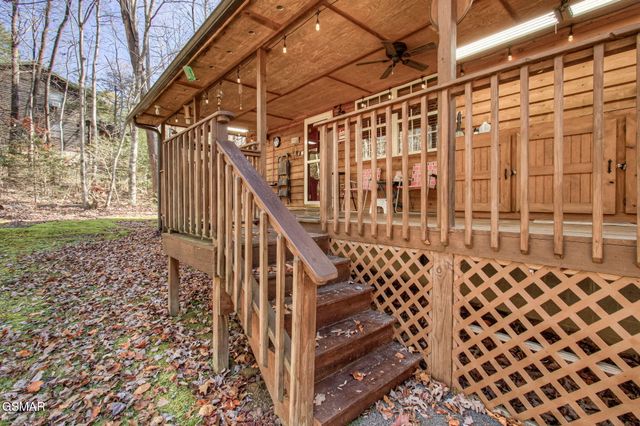 4917 Latta Way, Gatlinburg, TN 37738