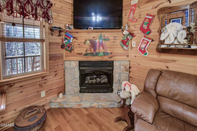 4917 Latta Way, Gatlinburg, TN 37738