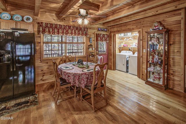 4917 Latta Way, Gatlinburg, TN 37738