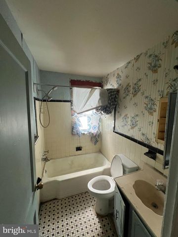 5633 JAMESTOWN RD, Hyattsville, MD 20782