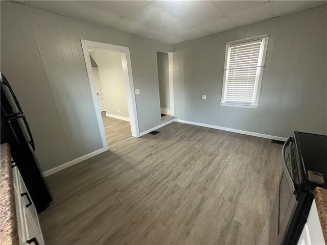 219 N Crawford Ave, New Castle, PA 16101