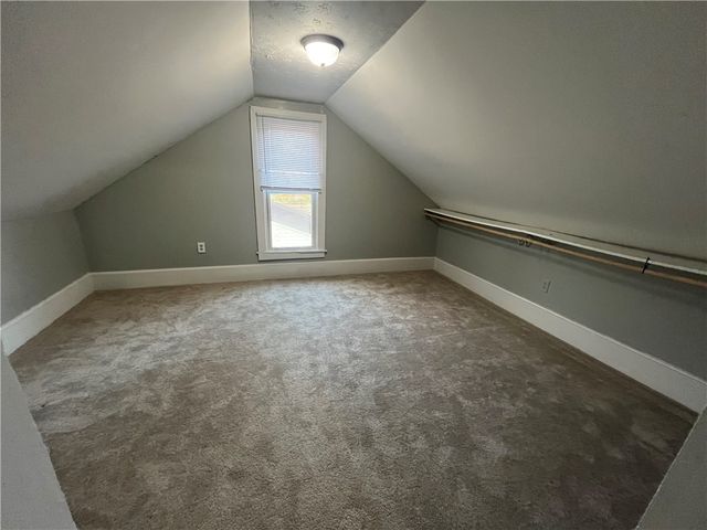 219 N Crawford Ave, New Castle, PA 16101