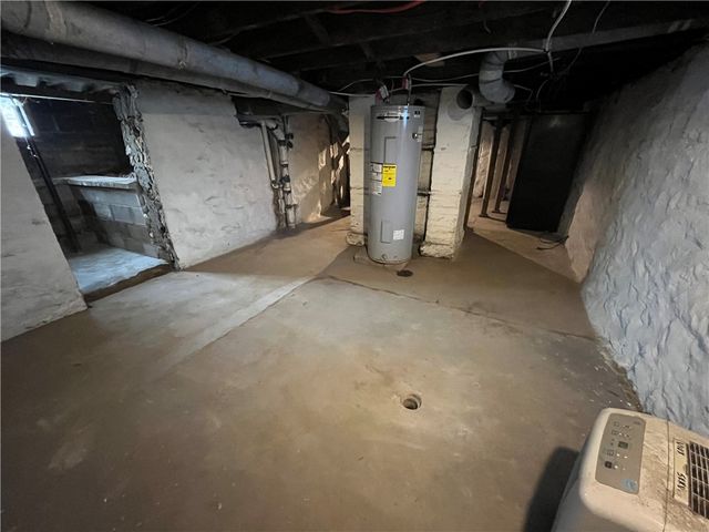 219 N Crawford Ave, New Castle, PA 16101