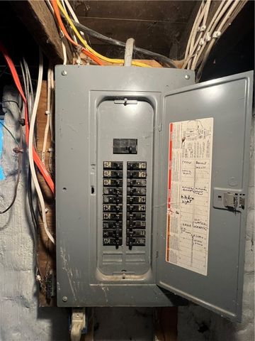 219 N Crawford Ave, New Castle, PA 16101