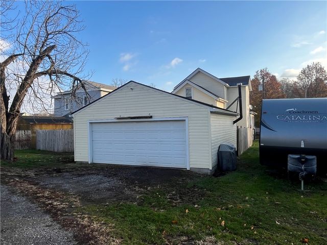 219 N Crawford Ave, New Castle, PA 16101