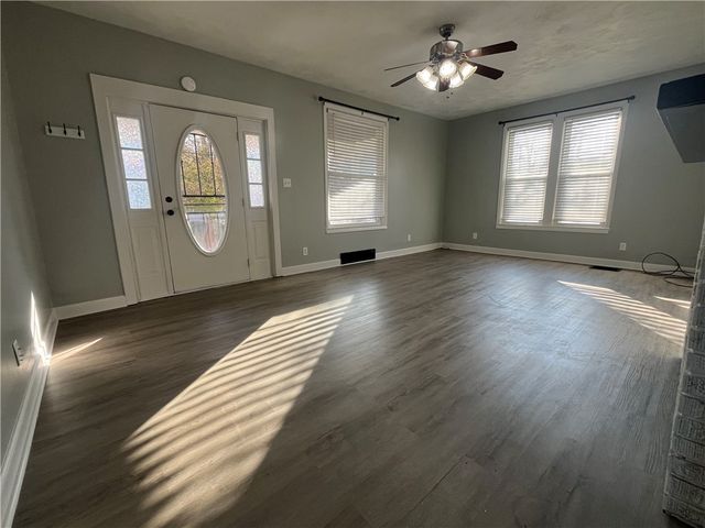 219 N Crawford Ave, New Castle, PA 16101