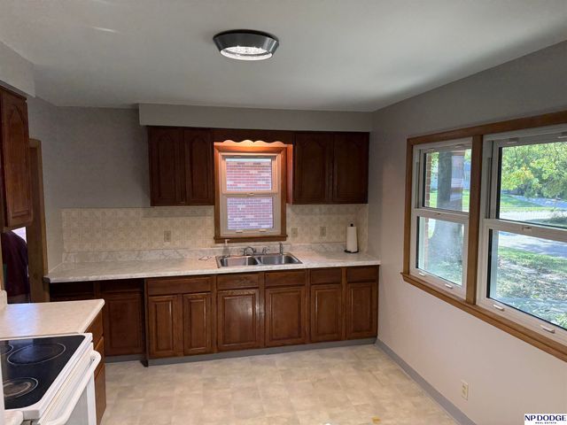 2640 S 53Rd Street, Lincoln, NE 68506