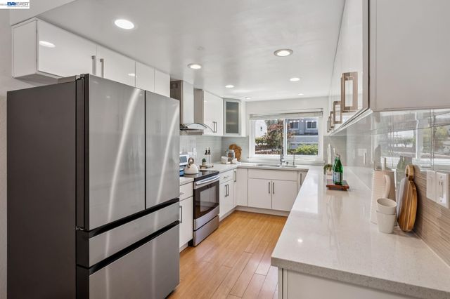 28086 Thorup Ln, Hayward, CA 94542
