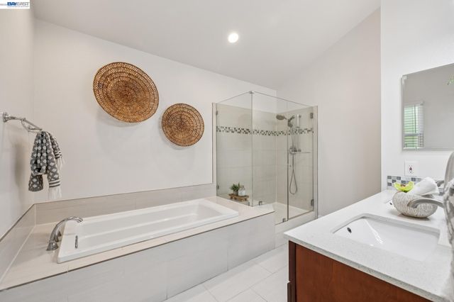 28086 Thorup Ln, Hayward, CA 94542