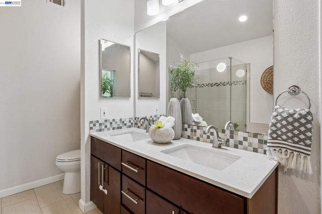 28086 Thorup Ln, Hayward, CA 94542