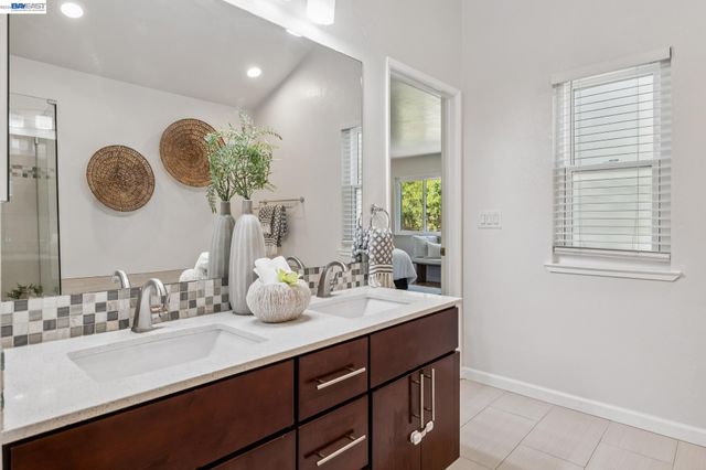 28086 Thorup Ln, Hayward, CA 94542