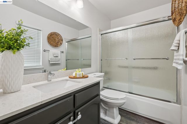 28086 Thorup Ln, Hayward, CA 94542