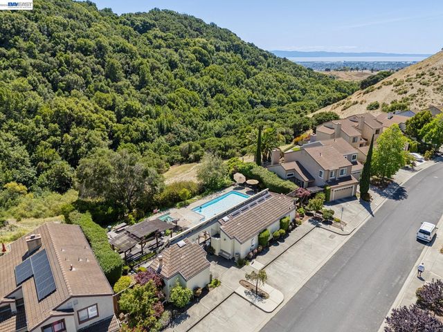 28086 Thorup Ln, Hayward, CA 94542