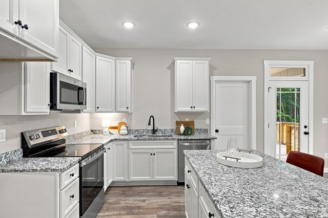 1063 Promise Land Road, Charlotte, TN 37036