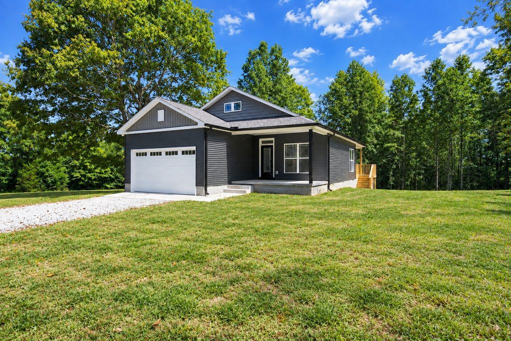 1063 Promise Land Road, Charlotte, TN 37036