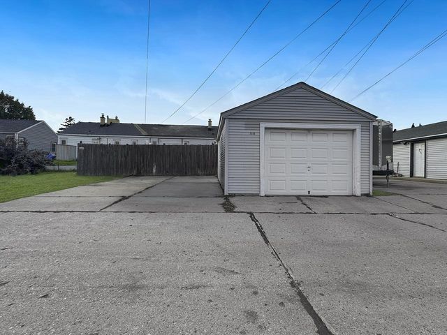 3136 S Chase AVENUE, Milwaukee, WI 53207