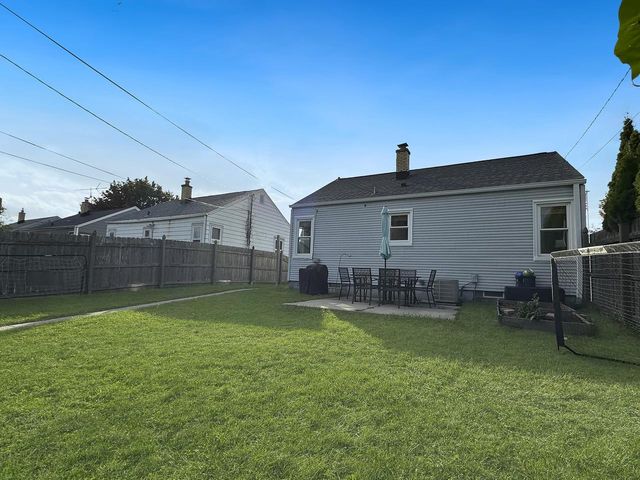 3136 S Chase AVENUE, Milwaukee, WI 53207