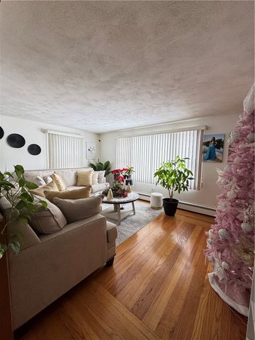 4 Dunbar Street, Providence, RI 02909