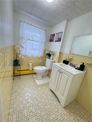 4 Dunbar Street, Providence, RI 02909