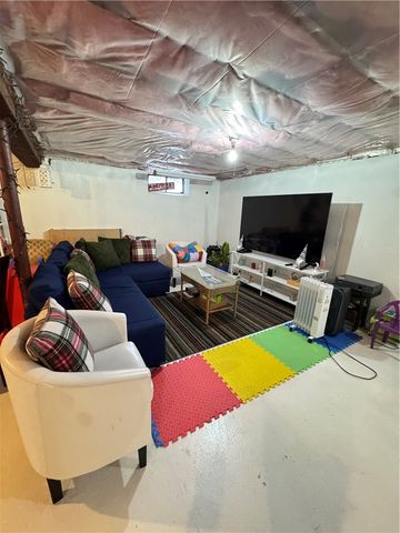 4 Dunbar Street, Providence, RI 02909