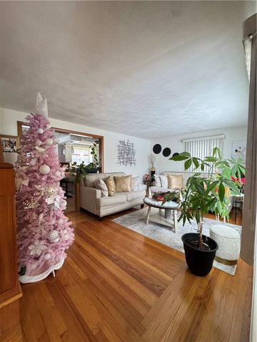 4 Dunbar Street, Providence, RI 02909