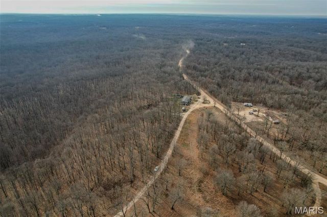 13071 Industry Road, Lebanon, MO 65536