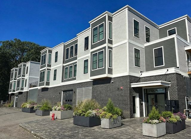 40 Westmoreland Street 5, Boston, MA 02124