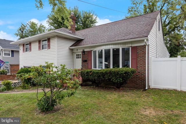 9 ROSE LN, Burlington, NJ 08016