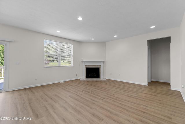 11891 Trottingham Cir, Louisville, KY 40299