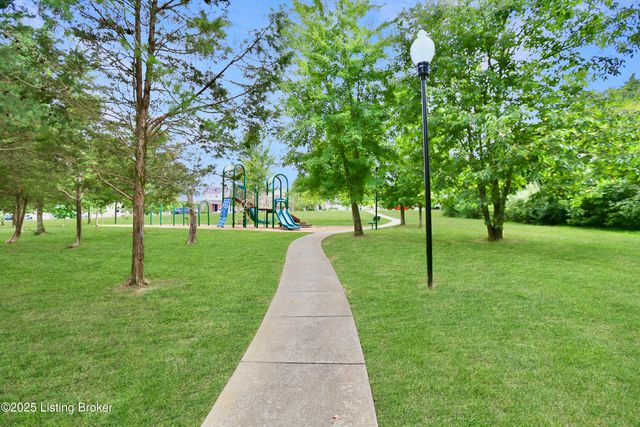 11891 Trottingham Cir, Louisville, KY 40299