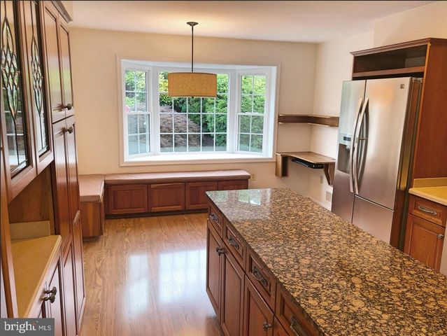 7327 YATES CT, Mclean, VA 22101