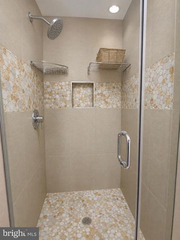 7327 YATES CT, Mclean, VA 22101
